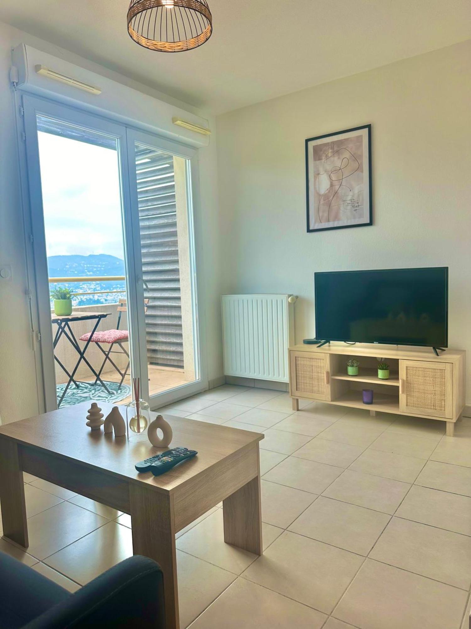 Cosy Studio Avec Parking Et Vue Feerique Ница Екстериор снимка